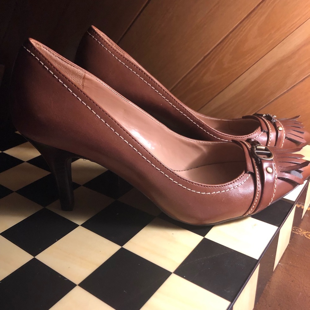 Etienne Aigner Pumps NWOT